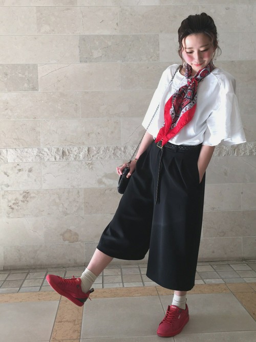 16年春夏のトレンド スカーフ バンダナをコーデに取り ファッションコレクト
